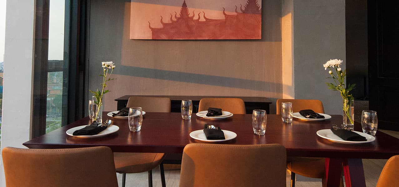 Dinning at GLOW PARK HOTEL Grand Royal Palace