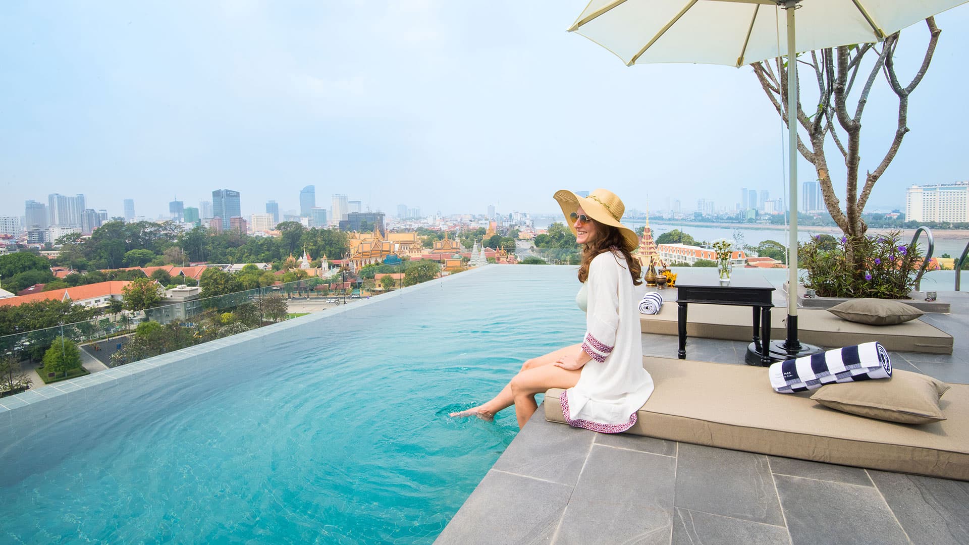 Swimming Pool - GLOW PARK HOTEL Grand Royal Palace